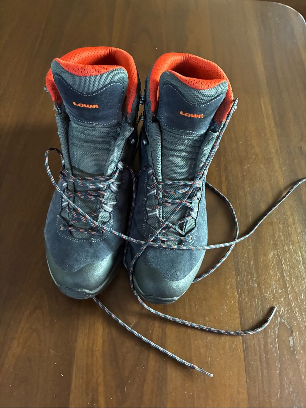 LOWA men’s hiking boots size 11 EXPLORER ll GTX mid. New